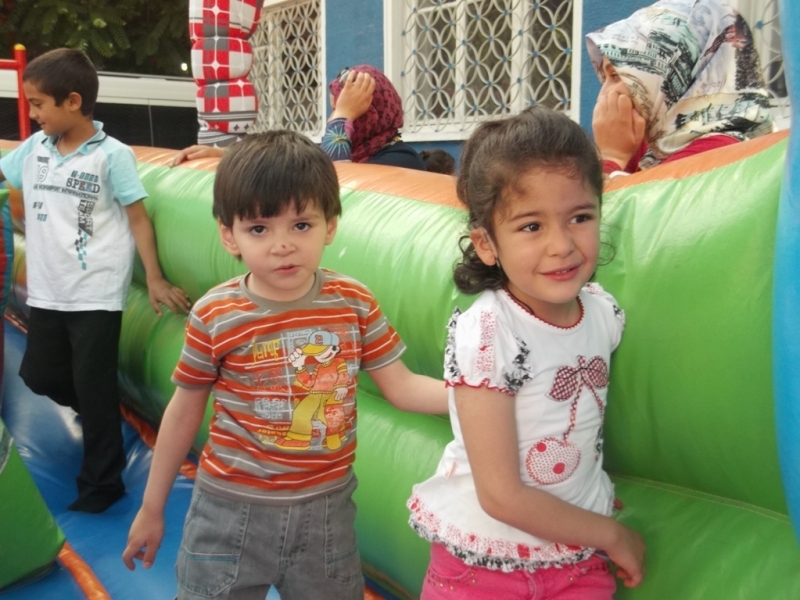 Çocuklarımızla oyun parkındayız