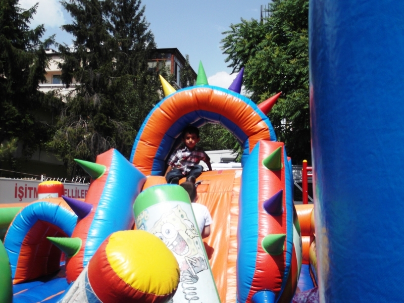 Çocuklarımızla oyun parkındayız